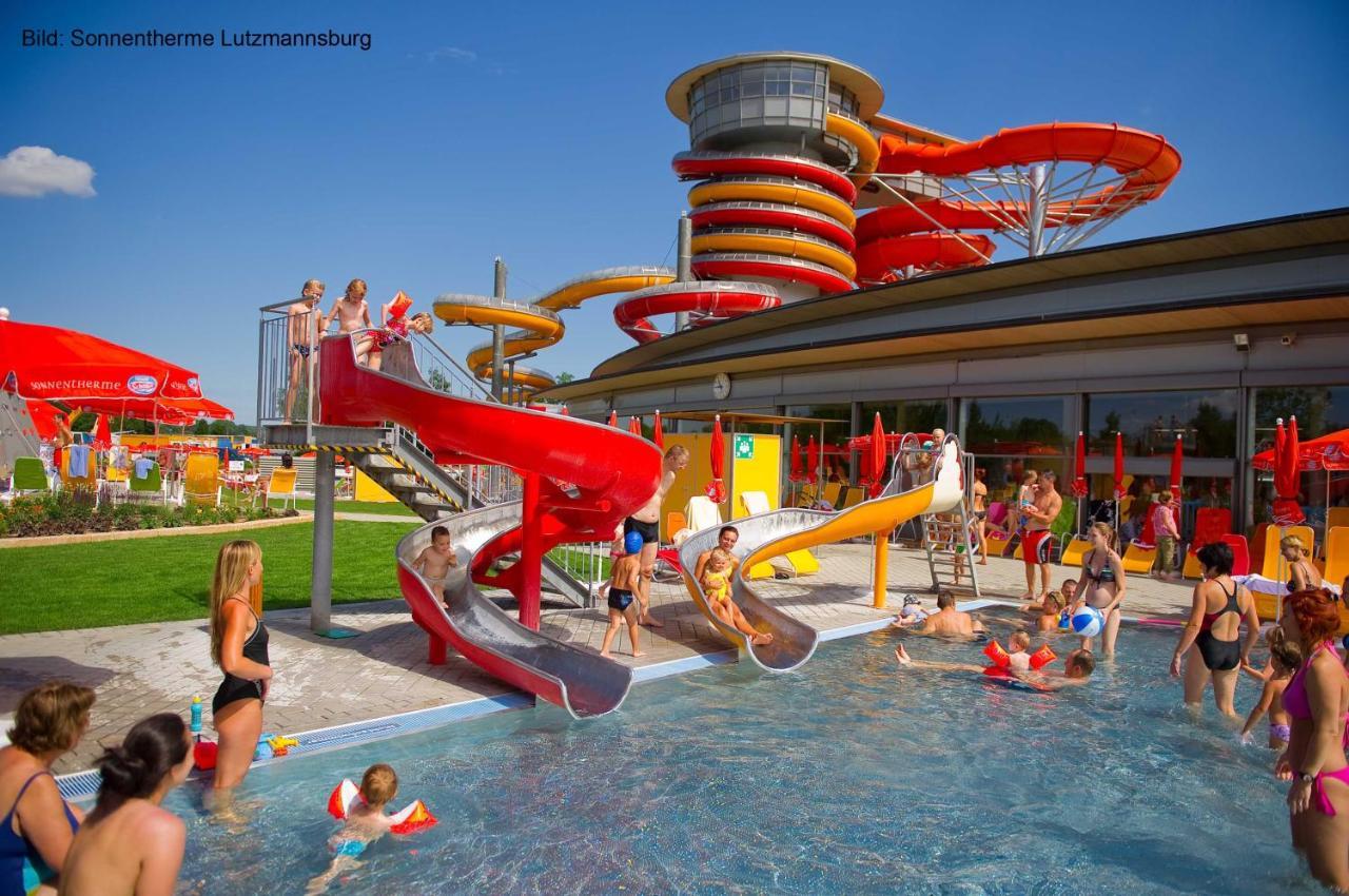 Familien Chalet Mit Direktem Bademantelgang Zur Therme ลุทซ์มันน์บวร์ก ภายนอก รูปภาพ