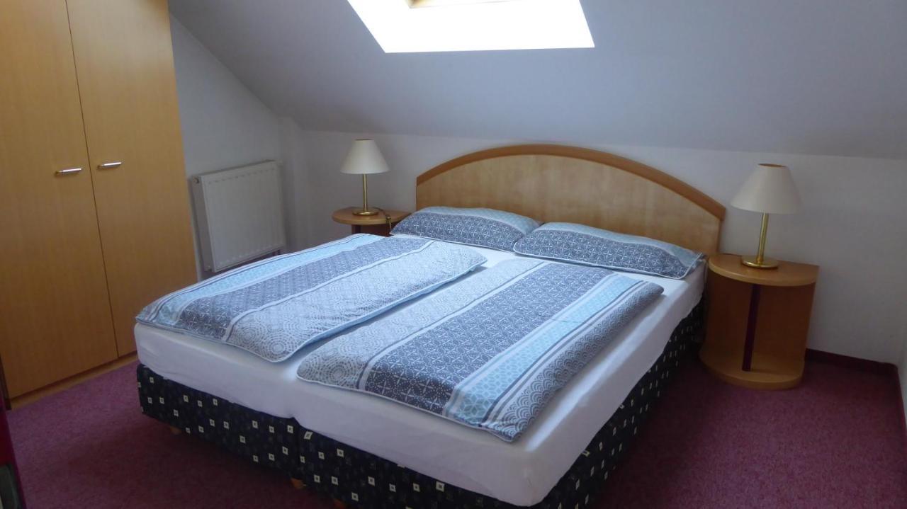 Familien Chalet Mit Direktem Bademantelgang Zur Therme ลุทซ์มันน์บวร์ก ภายนอก รูปภาพ